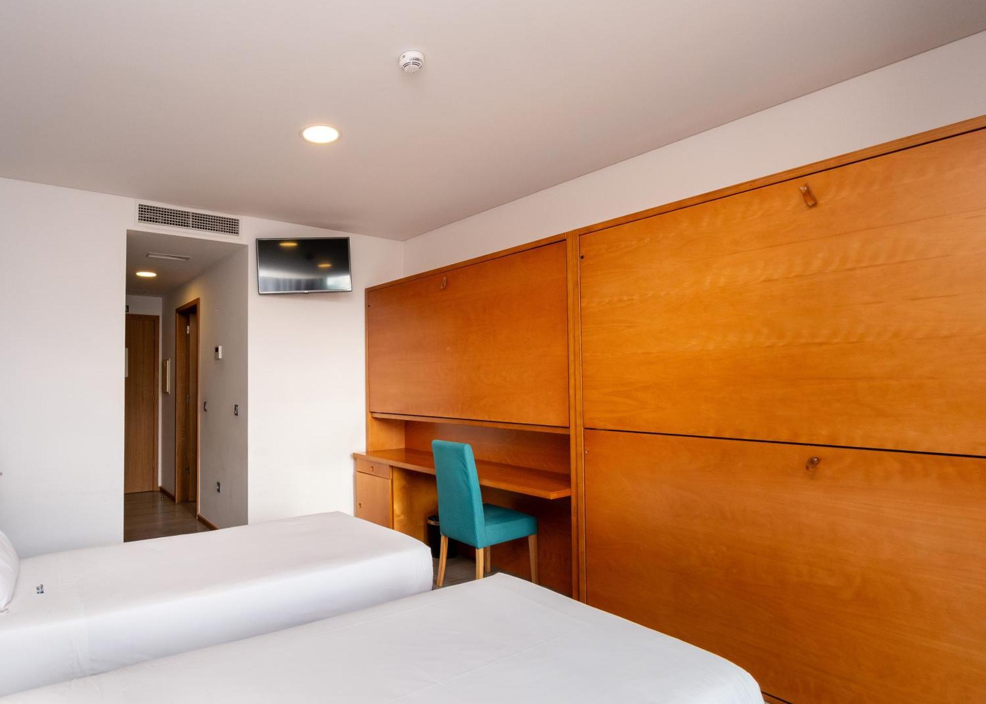 Da Praca Hostel Santa Maria da Feira Ngoại thất bức ảnh