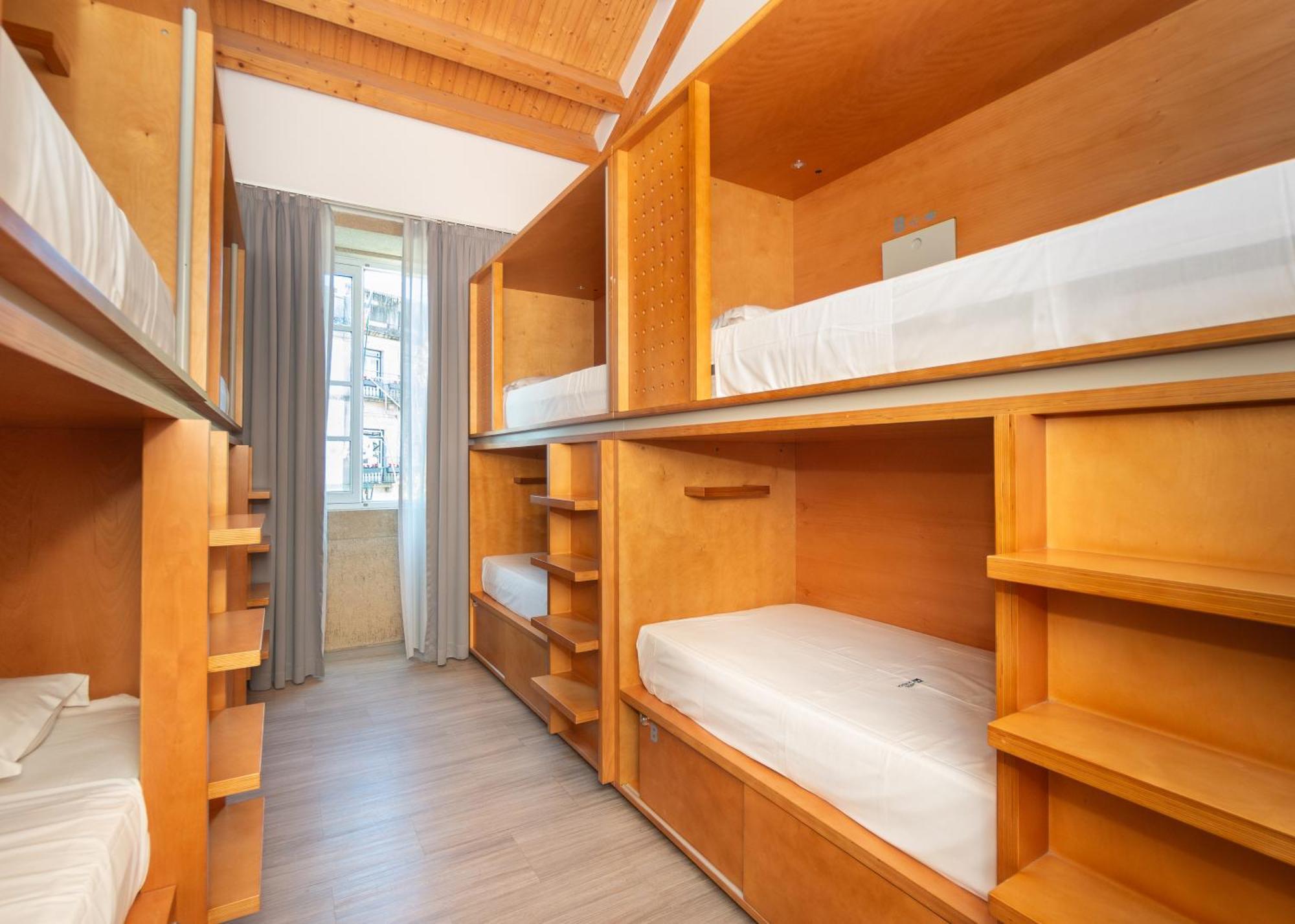 Da Praca Hostel Santa Maria da Feira Ngoại thất bức ảnh